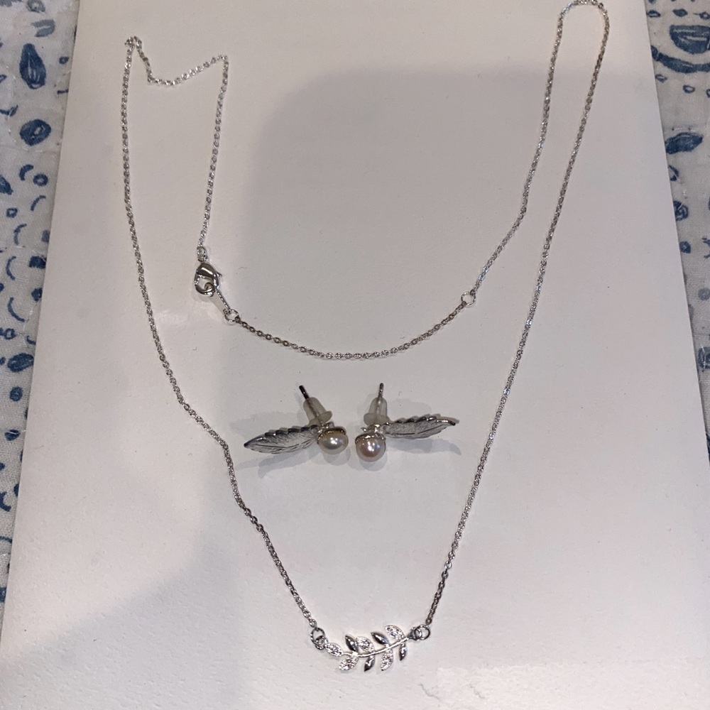 Faux Pearl Earring and Necklace Set